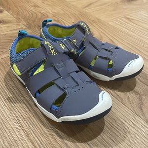 Plae Sam grey sandals